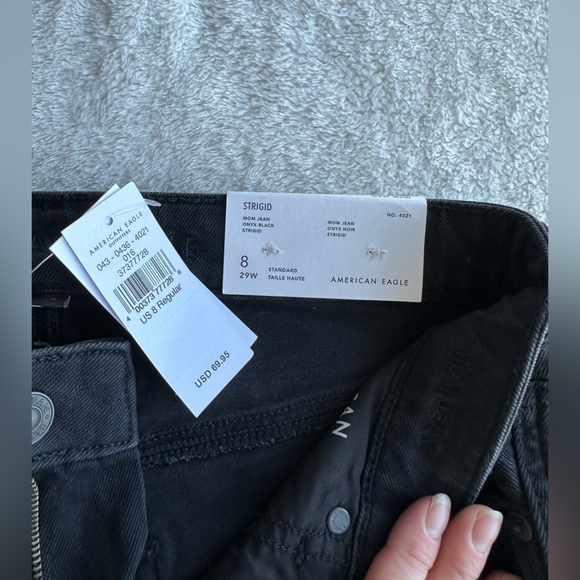 American Eagle Distressed Jeans - Picture 3 of 3